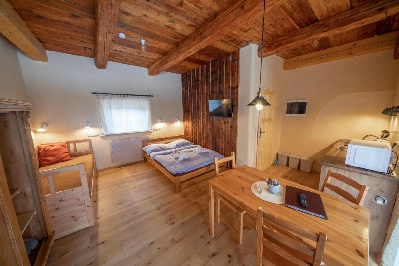 Apartment Ve Mlyne Теплице-над-Метуи Экстерьер фото